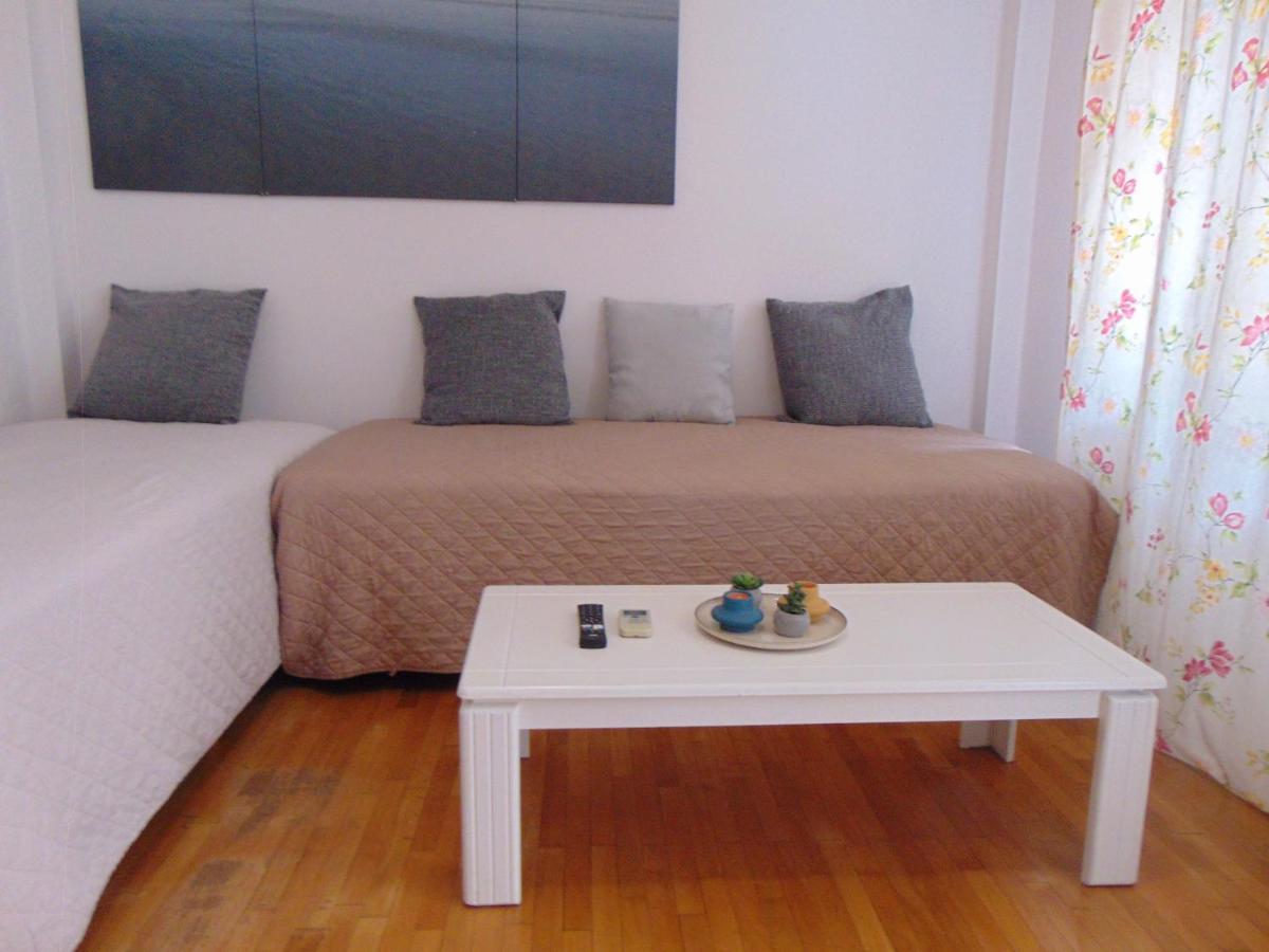 Lovely Equipped Apartment In Kallithea Athens Atenas Exterior foto